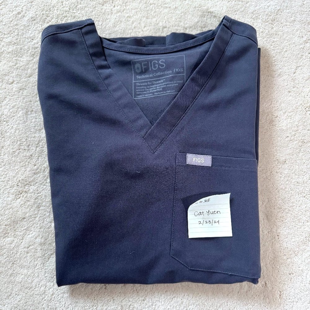 NEW FIGS SCRUB TOP - CHARCOAL XXS